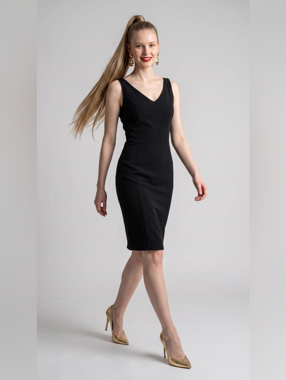 TRISTAN & ISEUT Classic Black V-Neck Sheath Dress - Women's Elegant Evening Wear